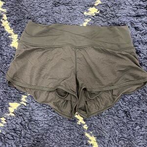 Lululemon Gray Shorts Size 4